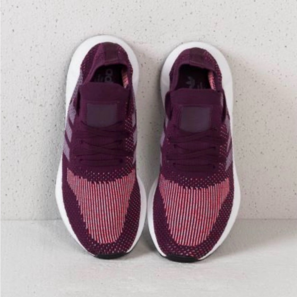Adidas Women's Swift Run Primeknit sneakers in “Red Night” color